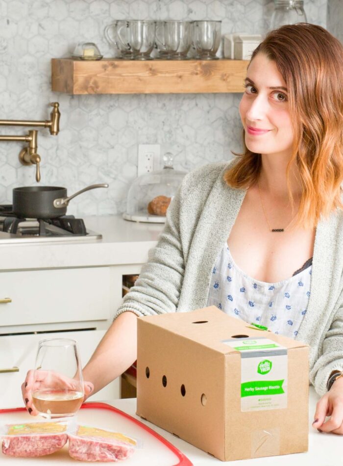 hellofresh review on allweareblog.com | how to simplify dinner time | quick, healthy meals | how hellofresh works | dinner time tips for busy working moms