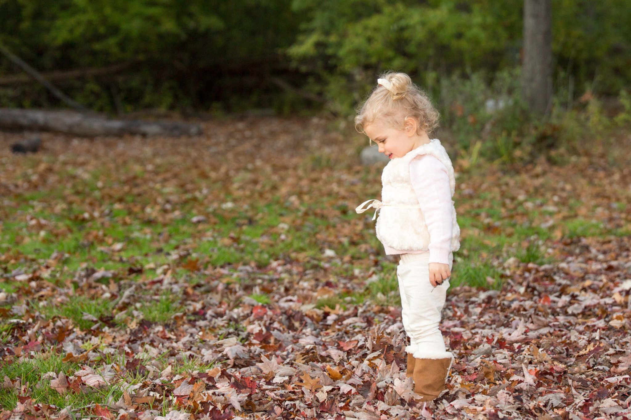 our holiday style with oshkosh b'gosh | how to dress a toddler for holiday photos on allweareblog.com