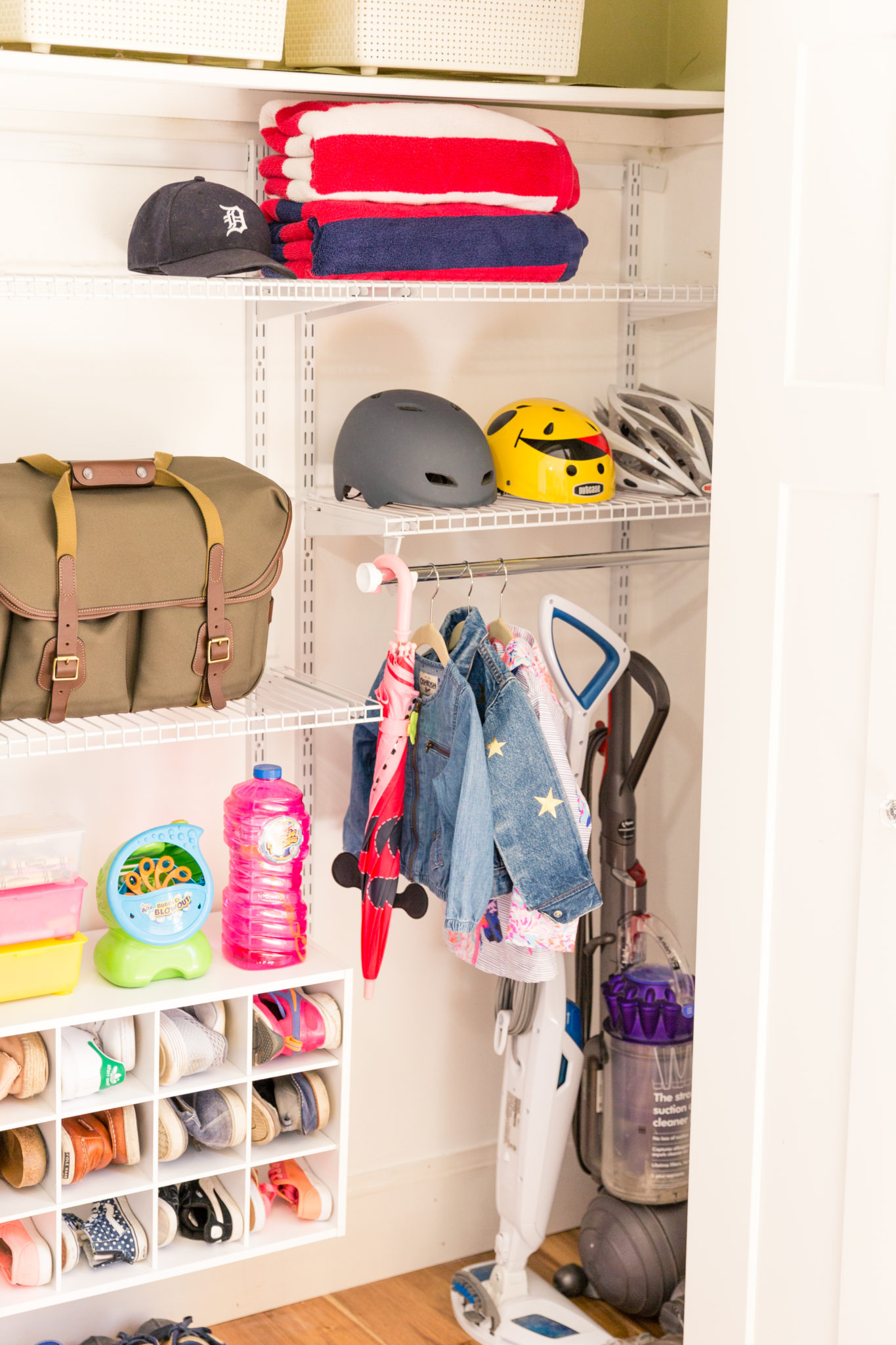 Rubbermaid ® HomeFree Series™ | How to organize your closet quickly and easily on allweareblog.com | low cost ways to organize your closet