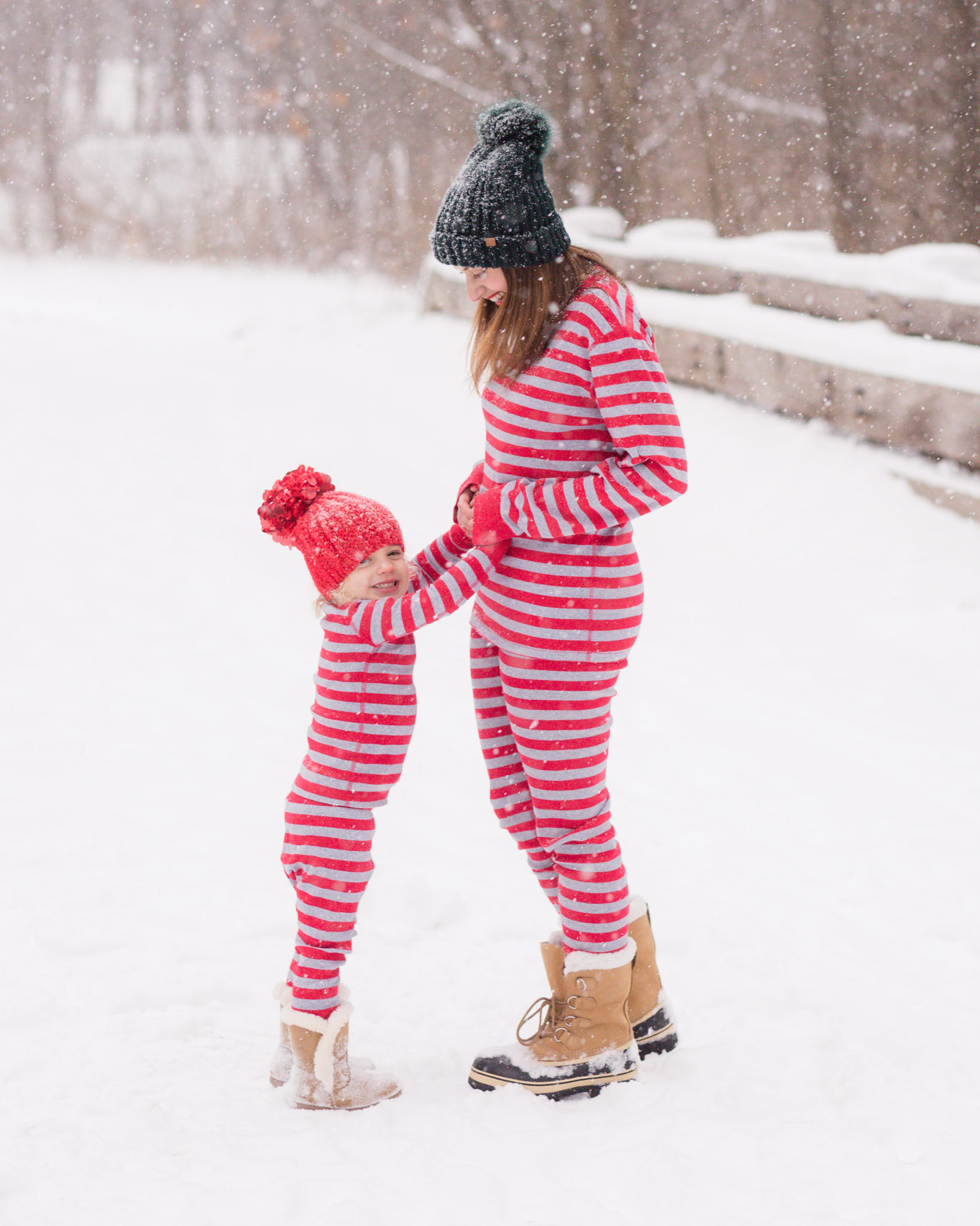 winter pregnancy announcement | hanna andersson matching family pajamas | second pregnancy announcement on allweareblog.com